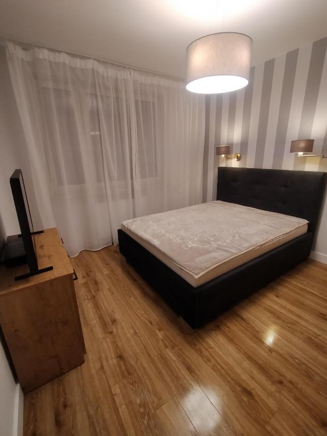 Apartamento Z Parkingiem, Obok Metra. *