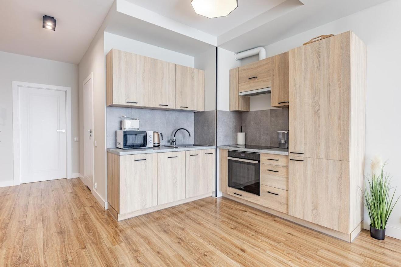 Z Parkingiem, Obok Metra. Apartamento