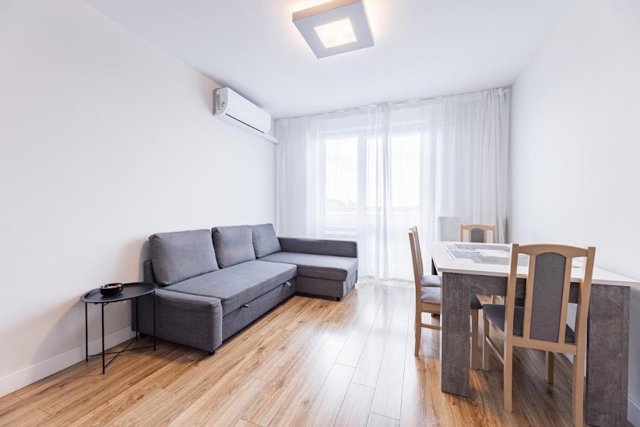Apartamento Z Parkingiem, Obok Metra.